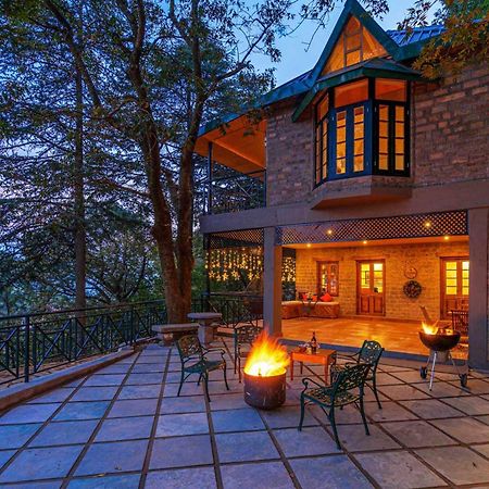Stayvista At Paris Villa With Pvt Pool & Valley View Kasauli Eksteriør billede