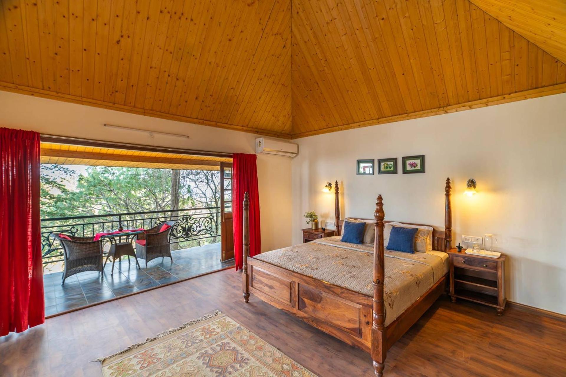 Stayvista At Paris Villa With Pvt Pool & Valley View Kasauli Eksteriør billede